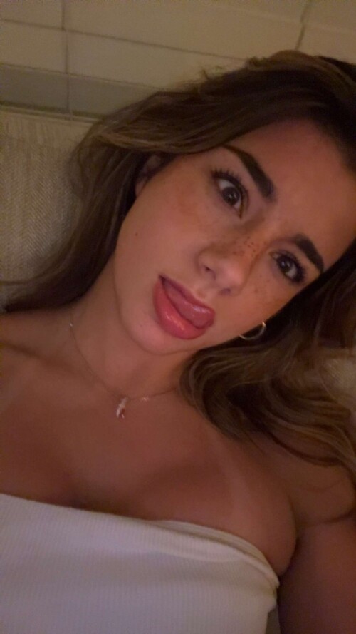 1000198447daa3b97c9684c069