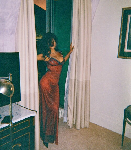 1000212725fb917d83773467a4