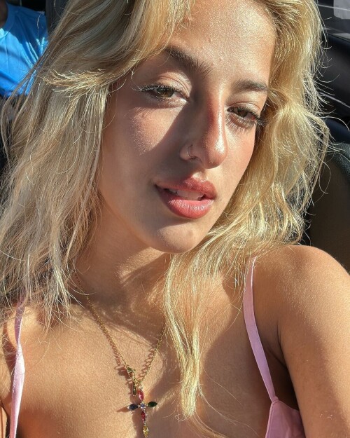 1000213340210a442e7a4b4256