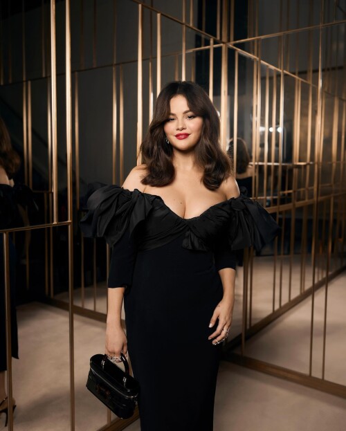 100021371467e6a3cb3974d97f