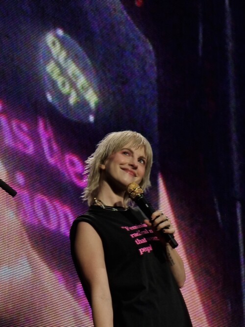 100021534059373ad3176e6687