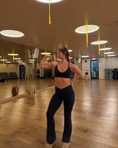 1000217828767a37e5b44bcc96