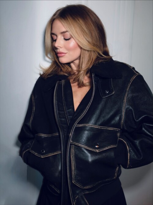 10002180637db50a76656c007b