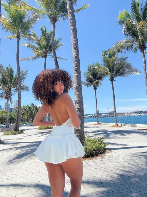 10002254327364e193f103cb93