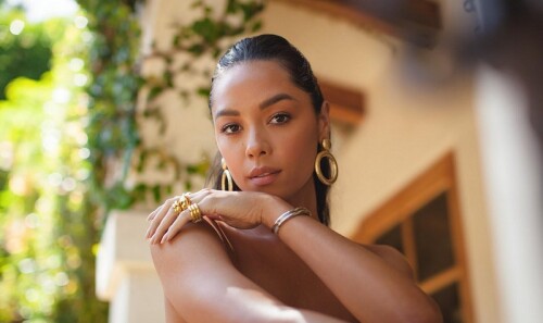 1000238990b5e21d6c3342d48a