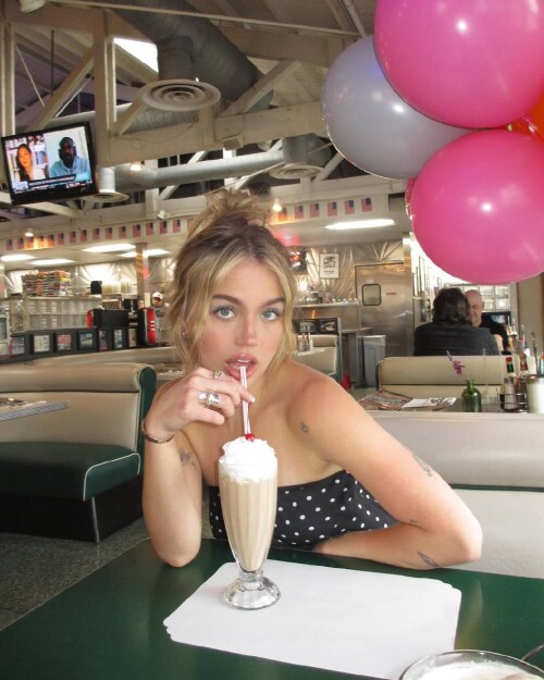 10002496381afbd02cfd5aad0d