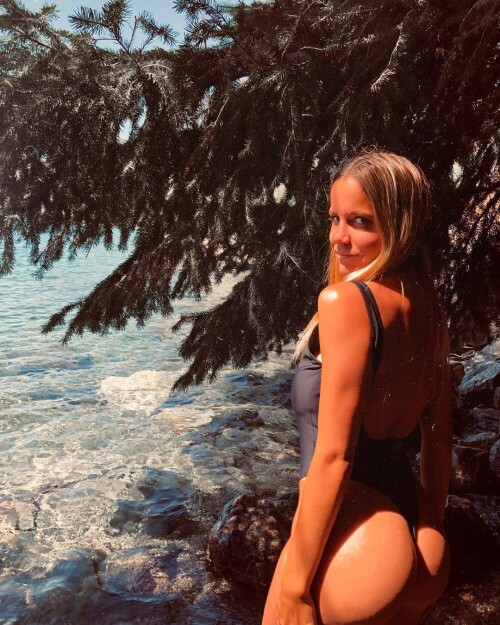 1000251287729daf1388f62386