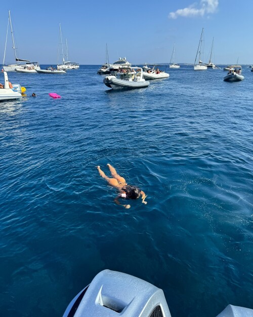 10002528083952966ccb7e12dd