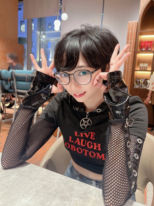 10002589178a34704f139c1c9d