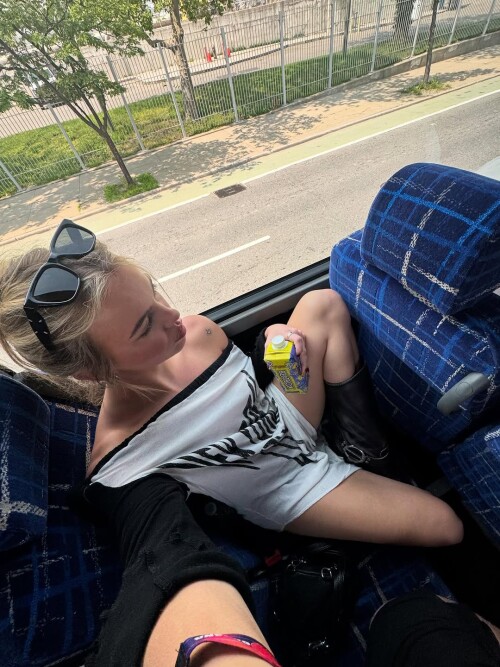 1000264594db76dfe4fdbdaf6b