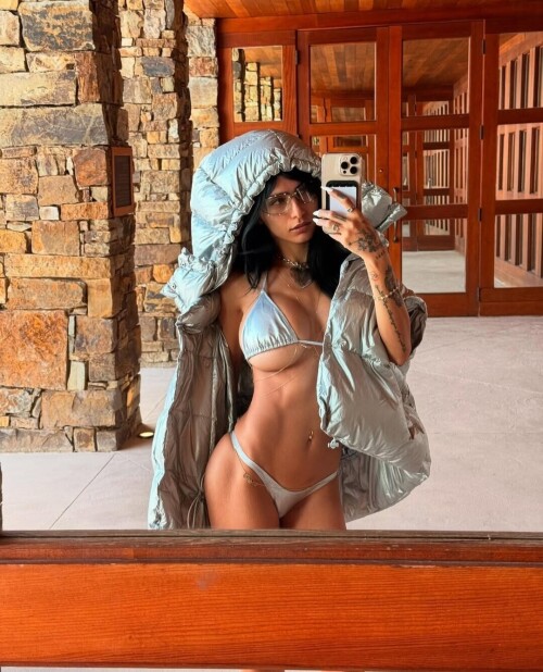 10002687689d06f9d62397e477