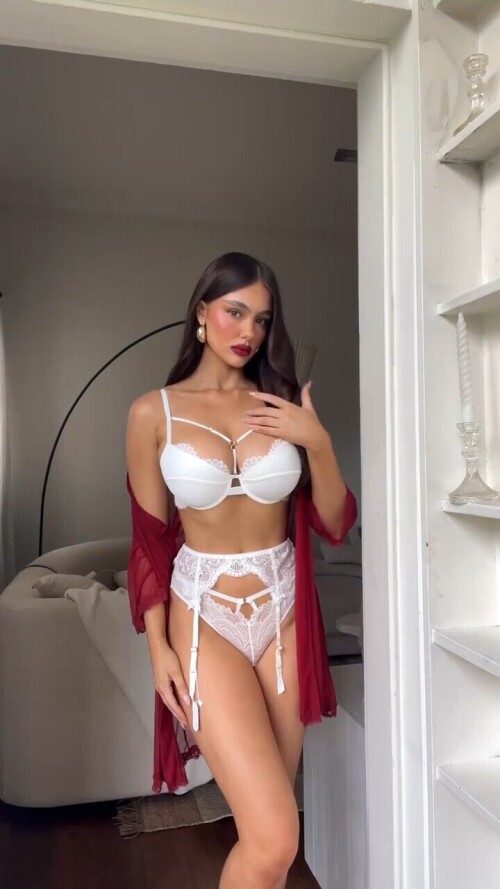 10002727797b9ef0881208ffa6