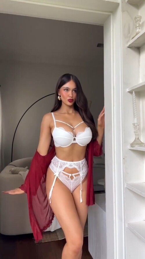 1000272780728b20f6915742d3