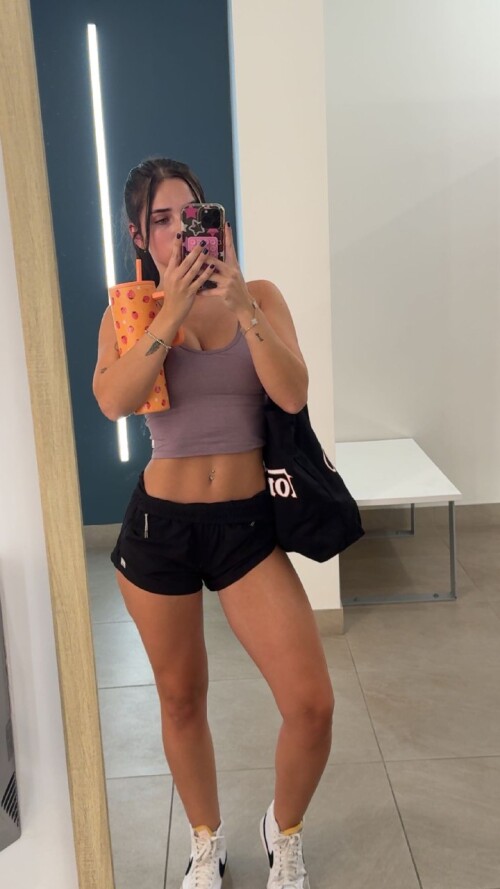 1000275706f9a6a26bd543d979