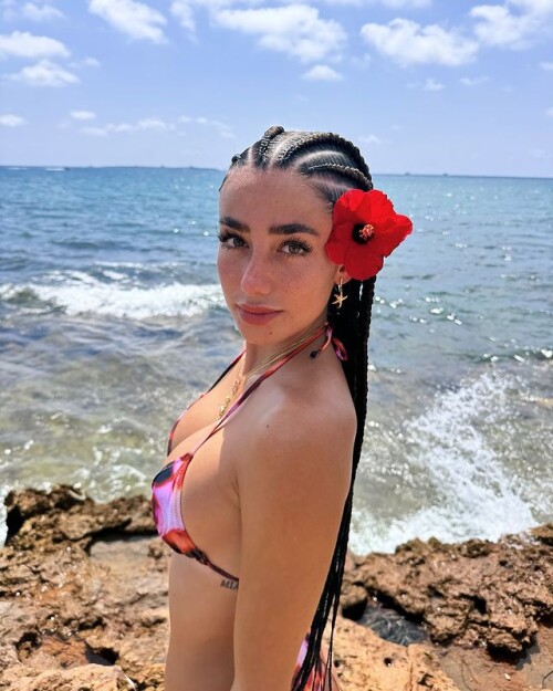 10002886902f6e435ee7b64d61