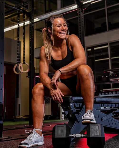 10002938276767f4e490c585cd