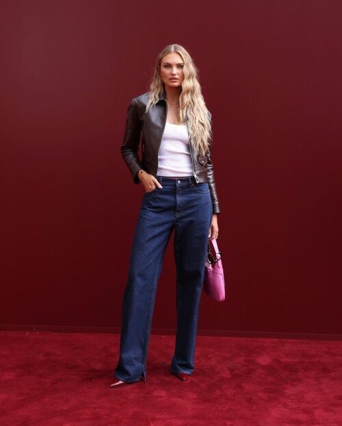 1000302334bde8d7c7ca363057