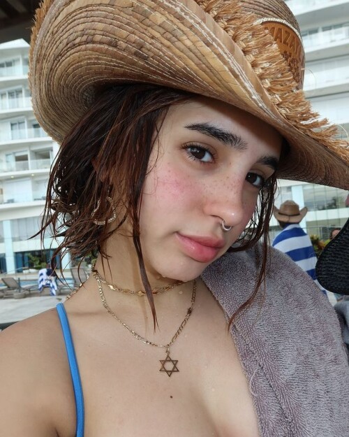 1000318970e8cade0c53aa549e