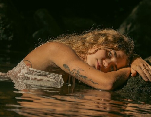 1000333709e6477f354d1a3812