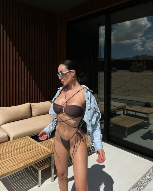 1000334821734184b9599e4dc2