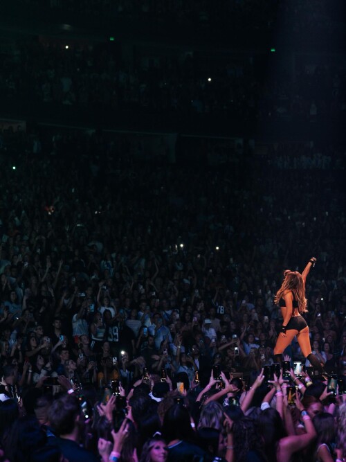 100033853225eb764f587db649