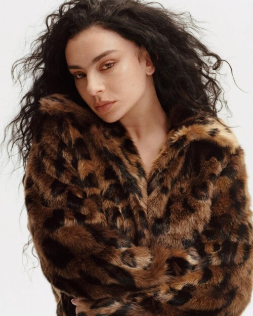 1000353916f921b676d2390464