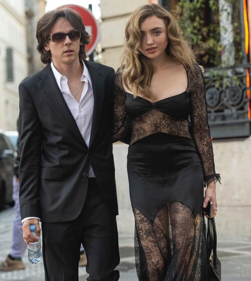 1000393235c866f06f5a5f7d74