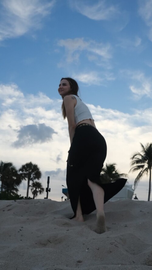 1000410064b66a31c1d61e7077