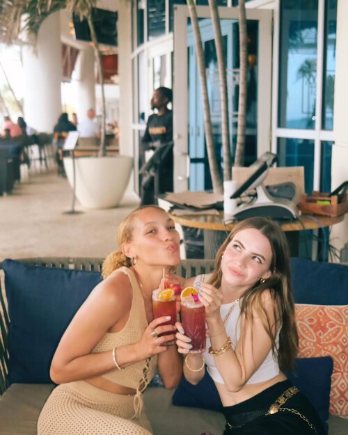 1000410698a8abb3f9eccbafd3