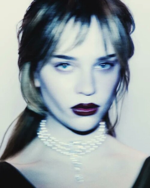 10004153657e03576bcb1d1359