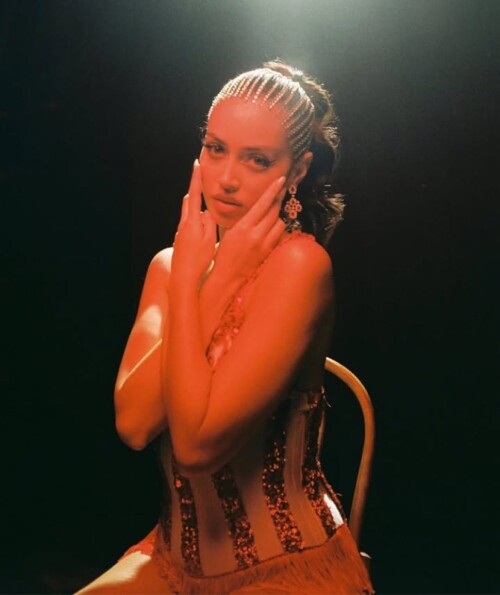 10004217560372194715e44547