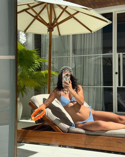 100042333065845a41b30ca648