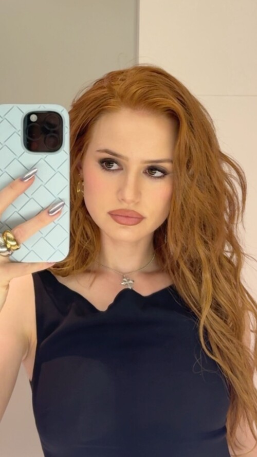 100043219710731426b35f34a9