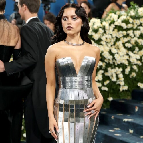 1000432779bcb8a48b560e54d8