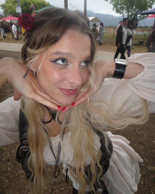 10004327847a30a44efecf233c