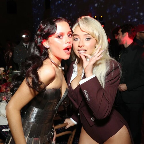 10004327956aa10a5d57fb22b8