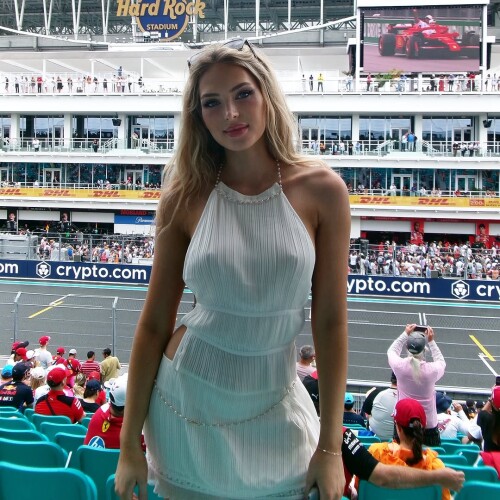 1000437031d3b4beb92358c138