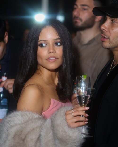 10004464537bea7ae2616f58c1