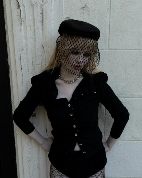 10004735326c7e54cec757a376