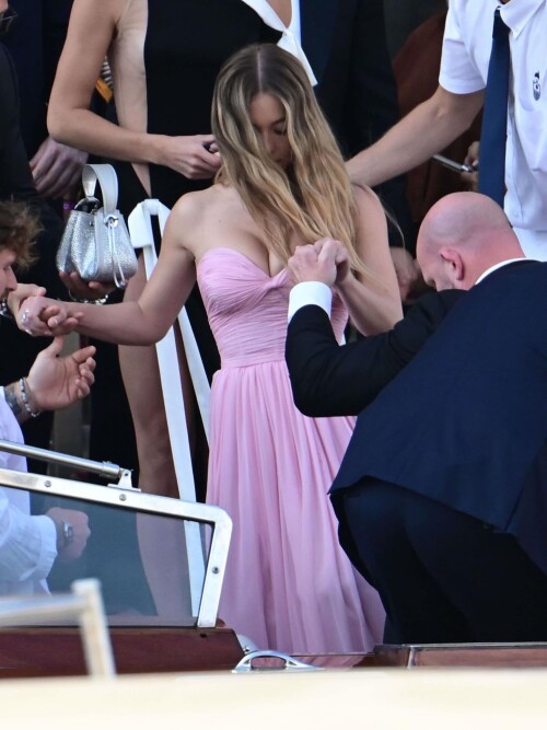 1000484506adf16cbd7ef3486b