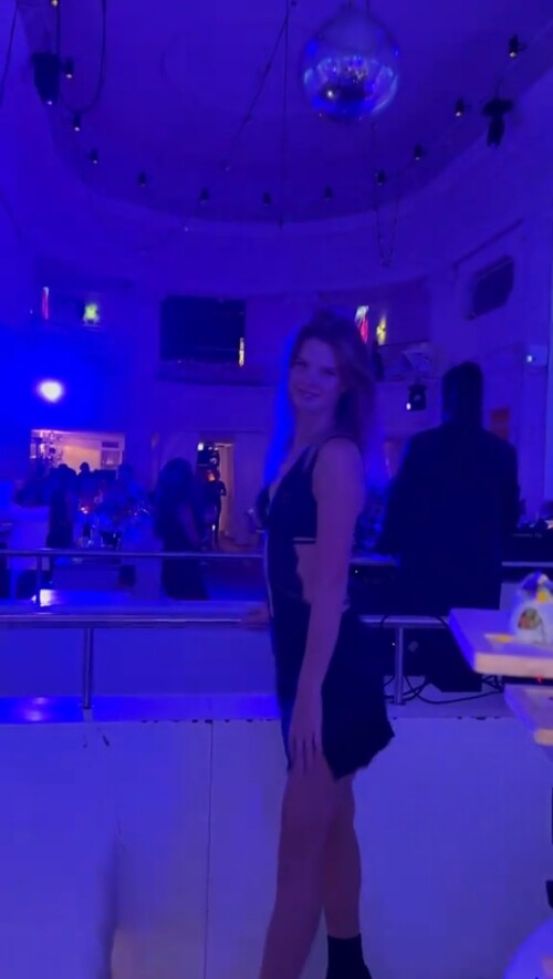 1000490305ffdb4093dad90c86