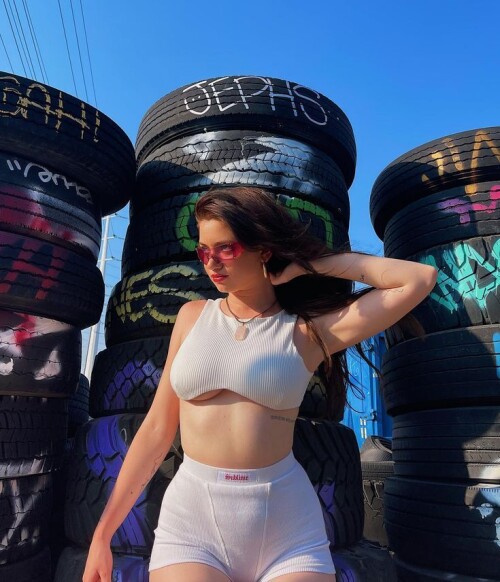 10005100847b409399819b557e