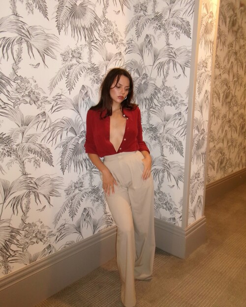 10005284020e766accb8c1e794