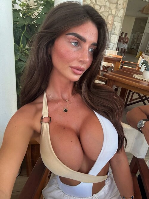 1000538302763f1a2ce9ca9d44