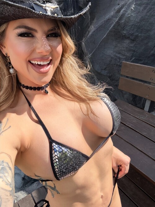 1000651890c4b97e0a2254534d