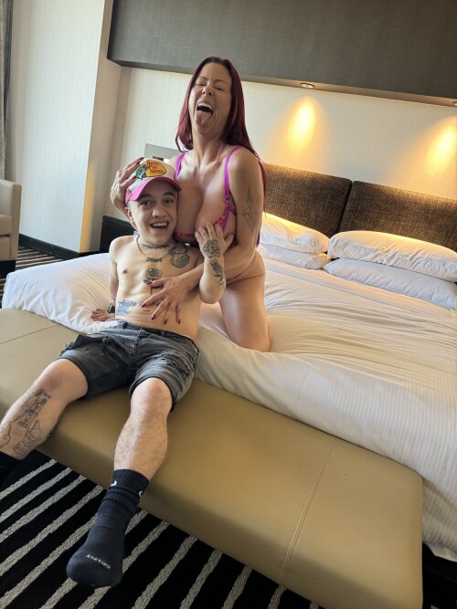 1000689002a2b7690bc36ab75d