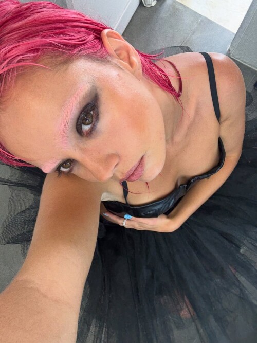 1000883506e11f9ba7774b9d45