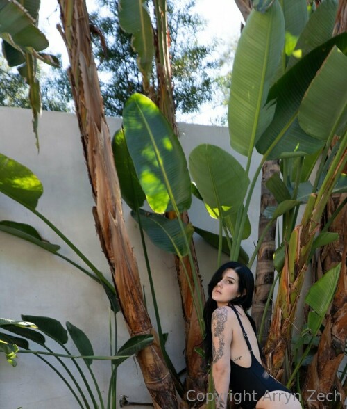 1042x1226 e689124fc253e58bbd9d0995be7c1156