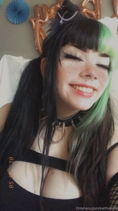 1126x2000 80c902a57c7c42677ba6272de290eb10