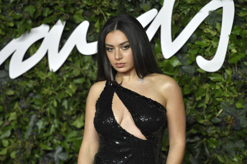 1129 ChaliXCX BritishFashionAwards 19 